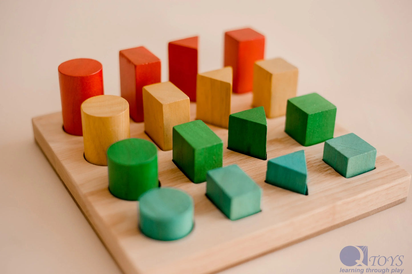 QToys | Shape and Size Board
