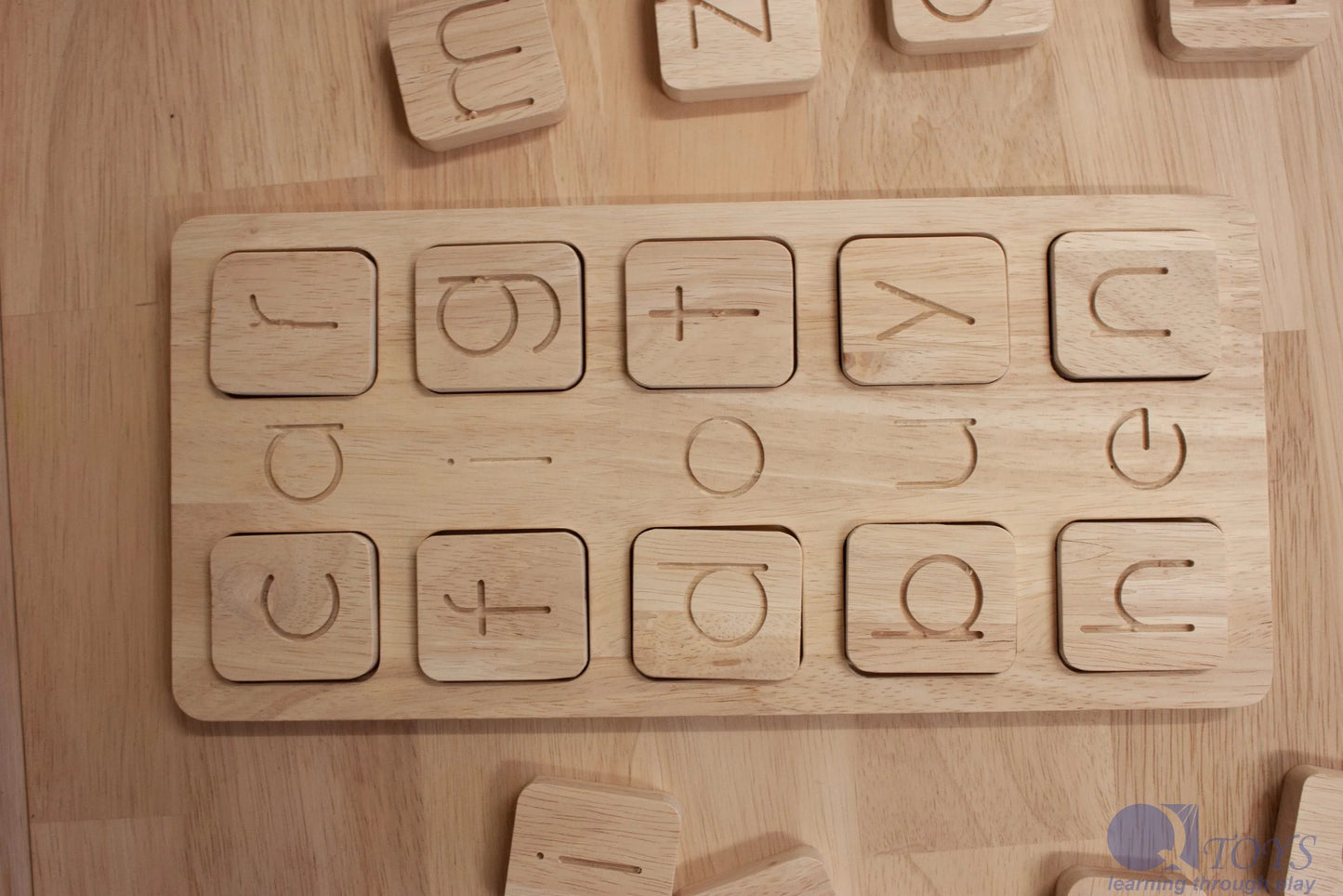 QToys | CVC Word Board