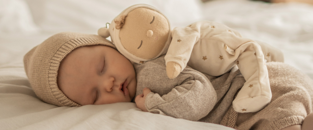 The Sensory Start: Newborn – 6 Month Milestones & Gift Guide