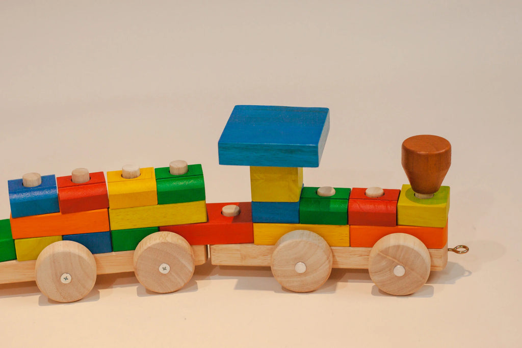 QToys | Stack & Pull Train