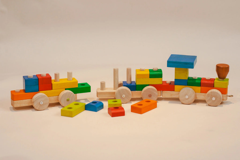 QToys | Stack & Pull Train