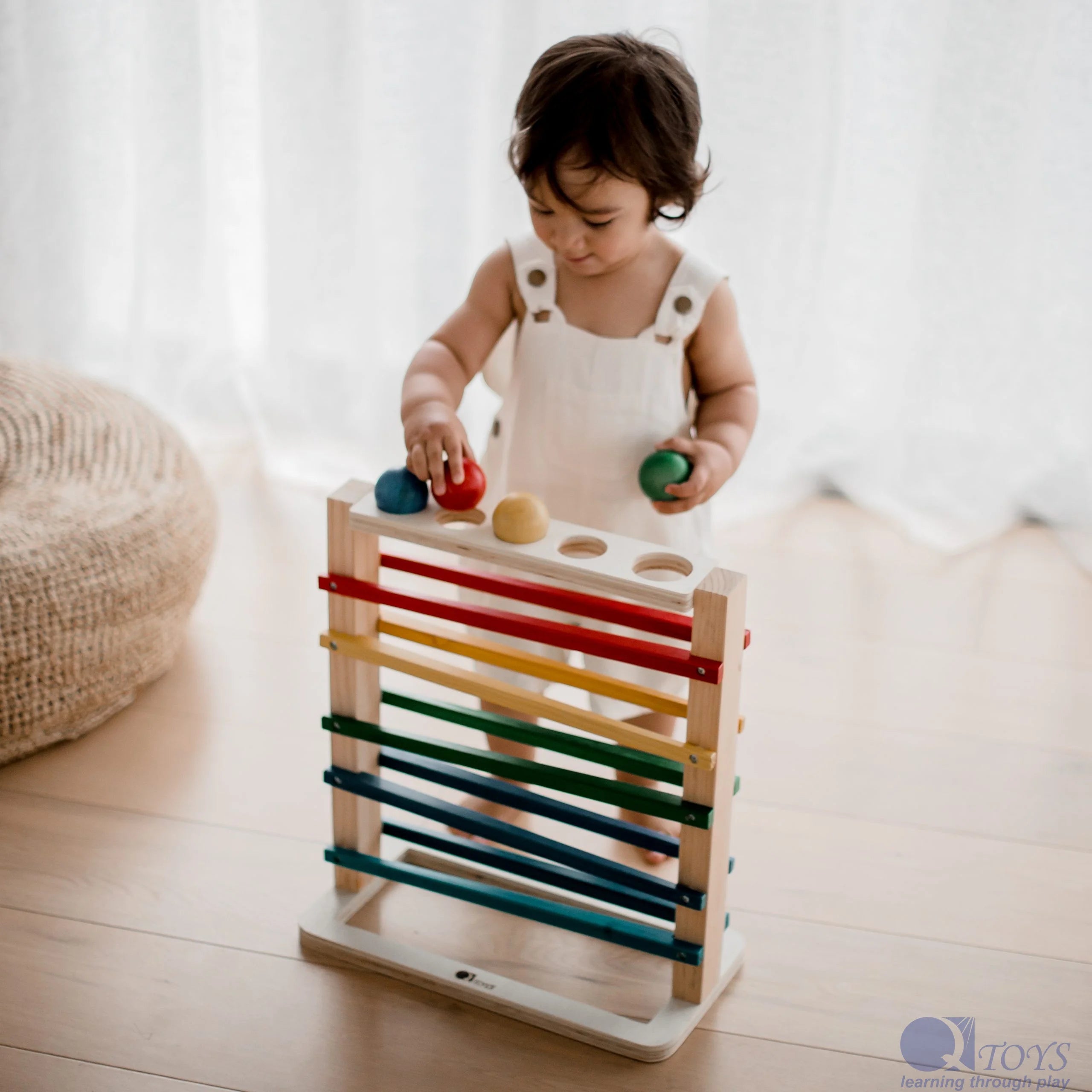 QToys | Track a Ball Rack