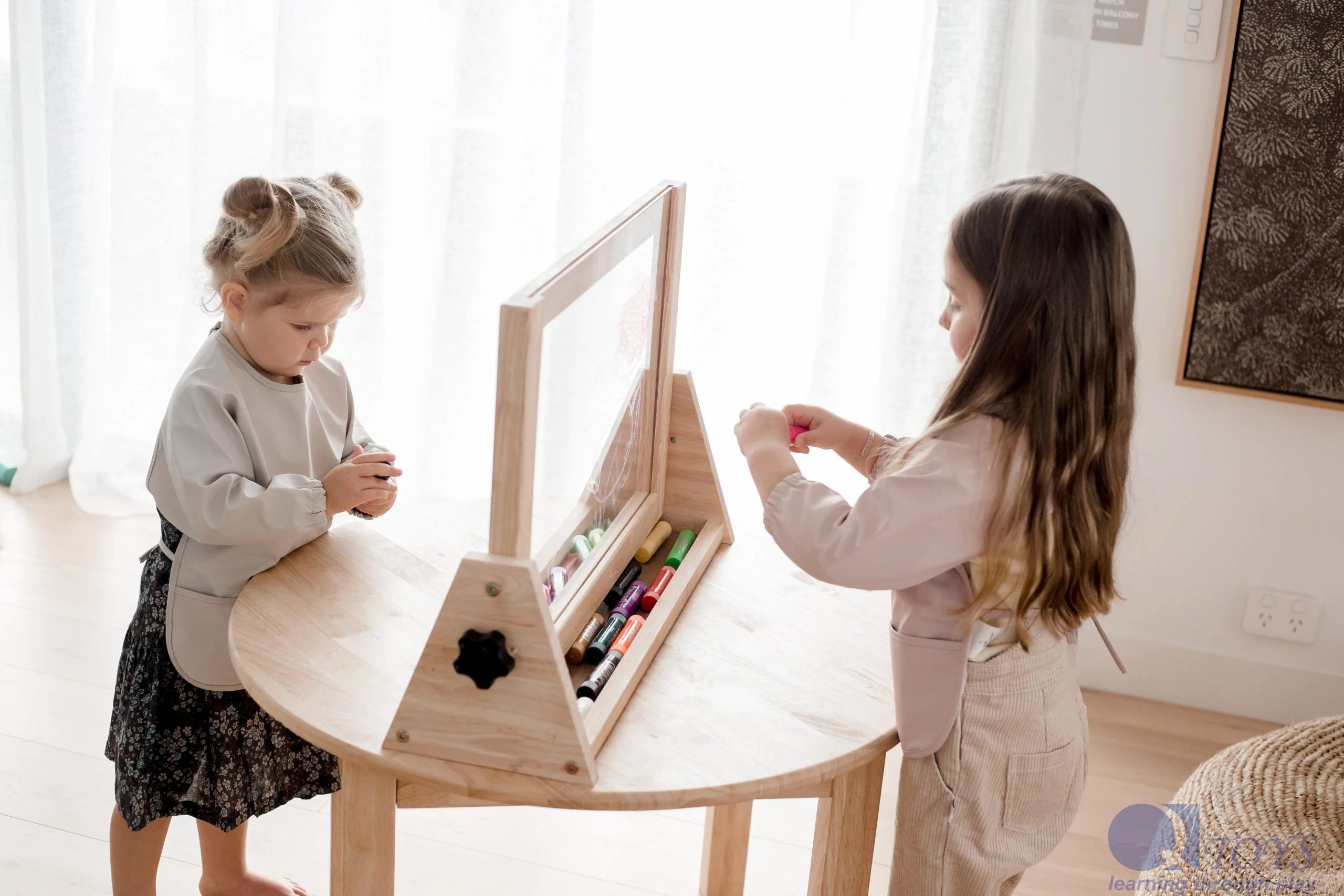 QToys | 4 in 1 Table Easel