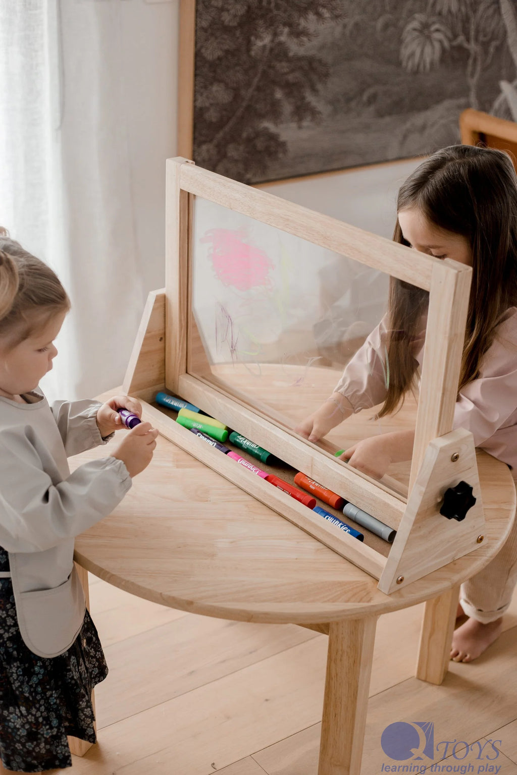 QToys | 4 in 1 Table Easel