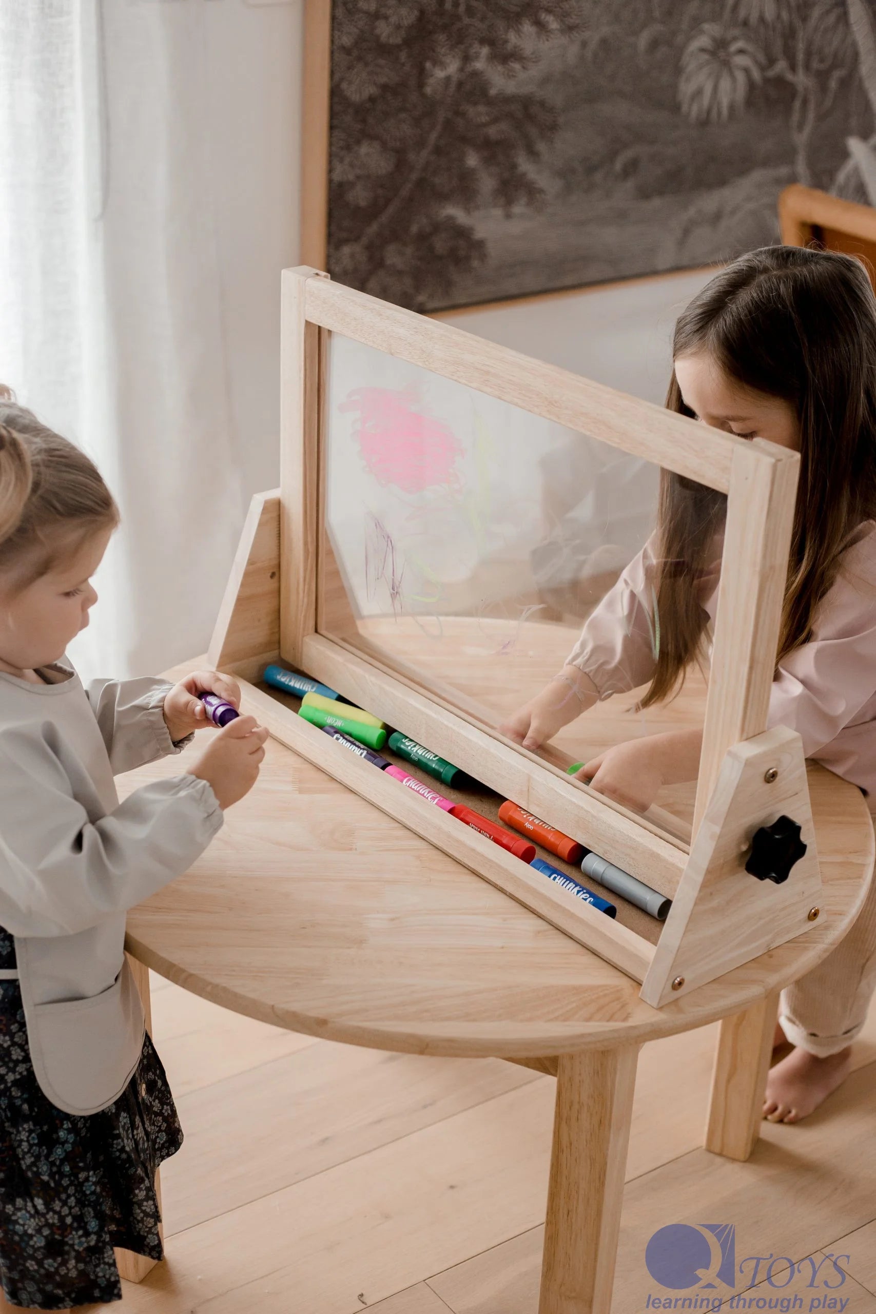 QToys | 4 in 1 Table Easel