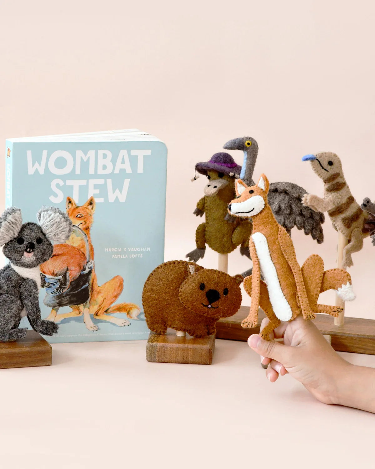 Tara Treasures | Wombat Stew Finger Puppet Set